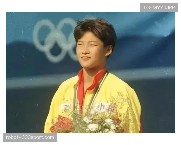 伏明霞跳水拿金牌那会儿,谁还记得她后来嫁豪门连生仨娃还素颜买菜? 伏明霞跳水拿金牌那会儿,谁还记得她后来嫁豪门连生仨娃还素颜买菜?